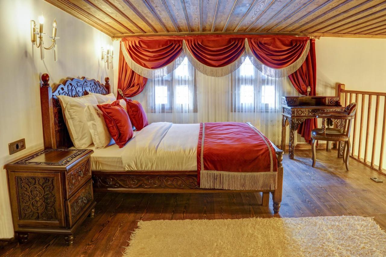 Four Mansions Hotel ไคเซรึ ภายนอก รูปภาพ
