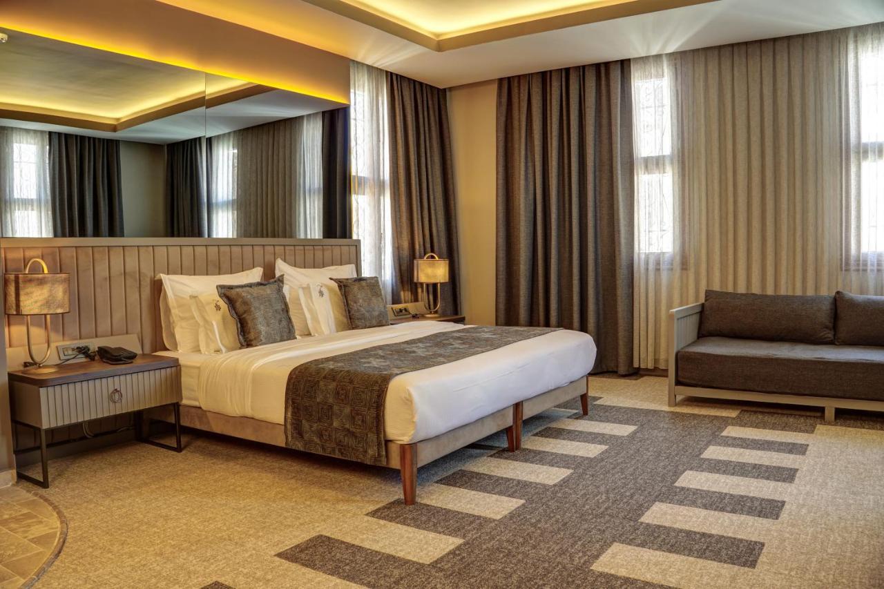 Four Mansions Hotel ไคเซรึ ภายนอก รูปภาพ