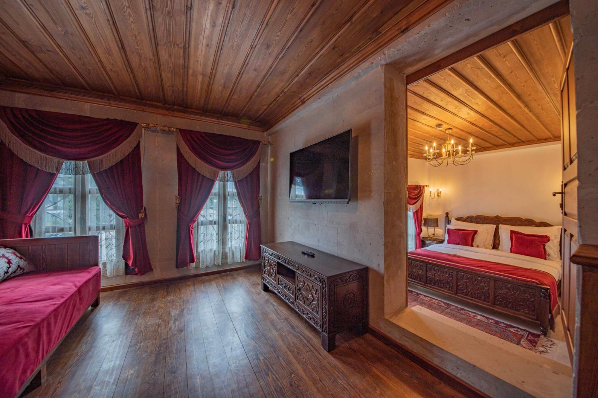 Four Mansions Hotel ไคเซรึ ภายนอก รูปภาพ
