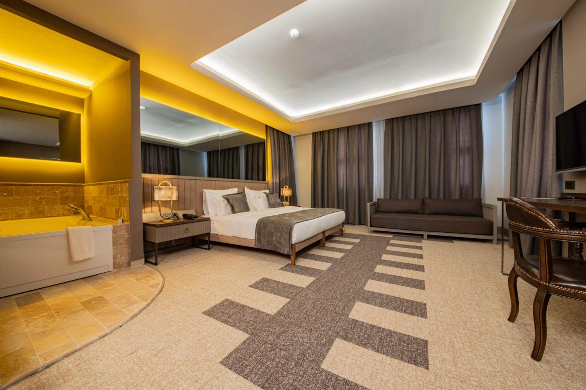 Four Mansions Hotel ไคเซรึ ภายนอก รูปภาพ