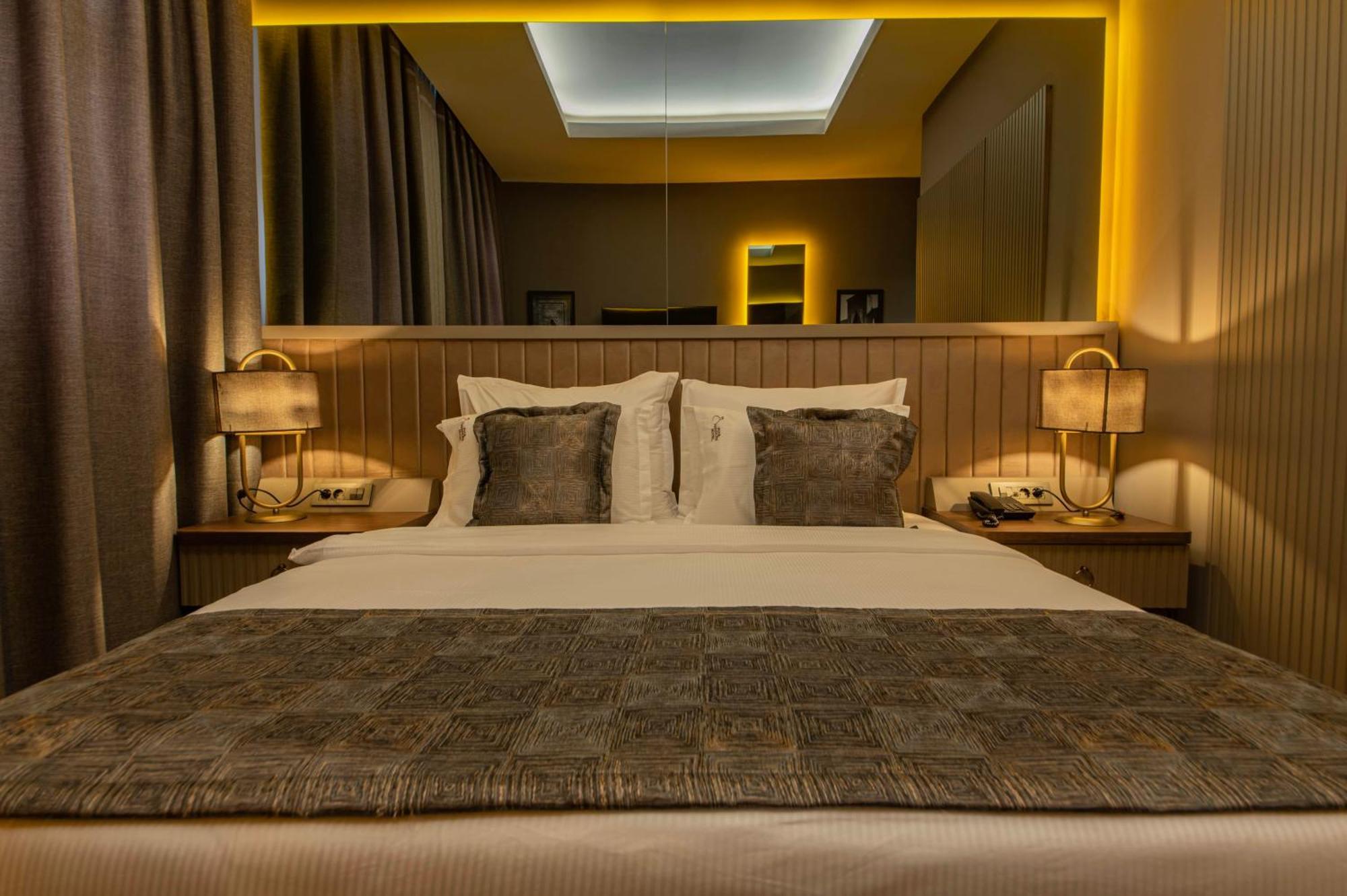Four Mansions Hotel ไคเซรึ ภายนอก รูปภาพ