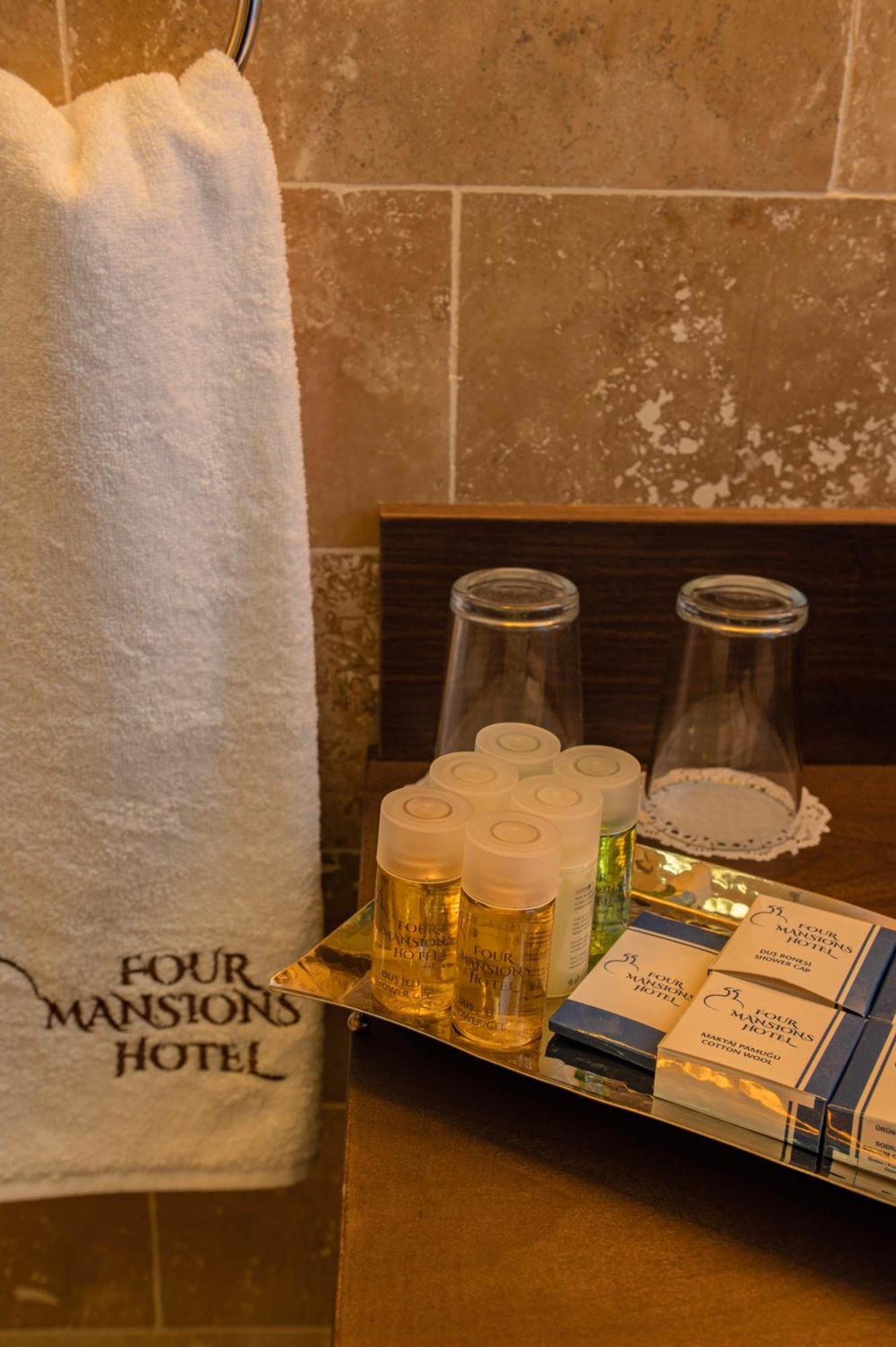 Four Mansions Hotel ไคเซรึ ภายนอก รูปภาพ