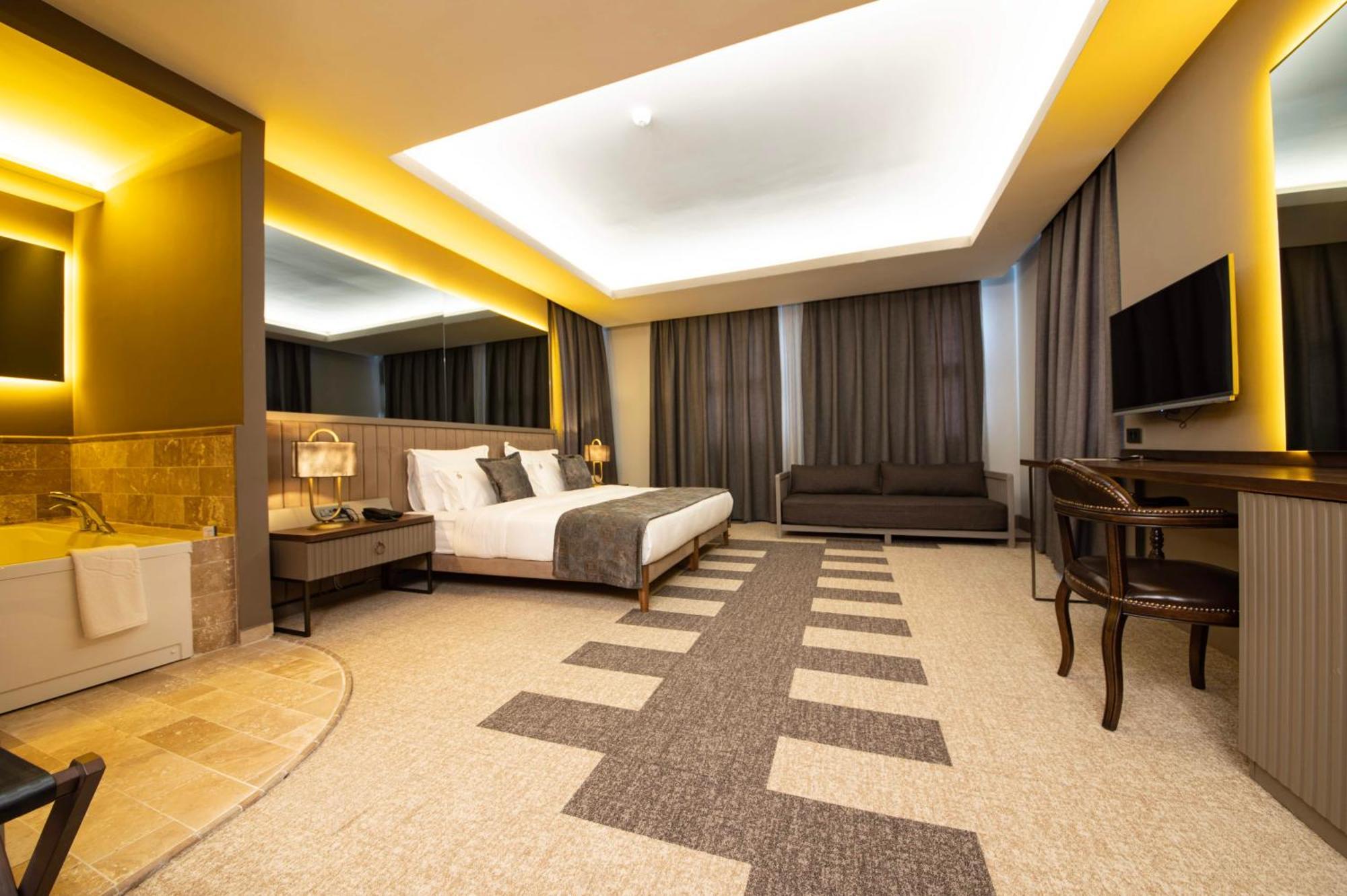Four Mansions Hotel ไคเซรึ ภายนอก รูปภาพ