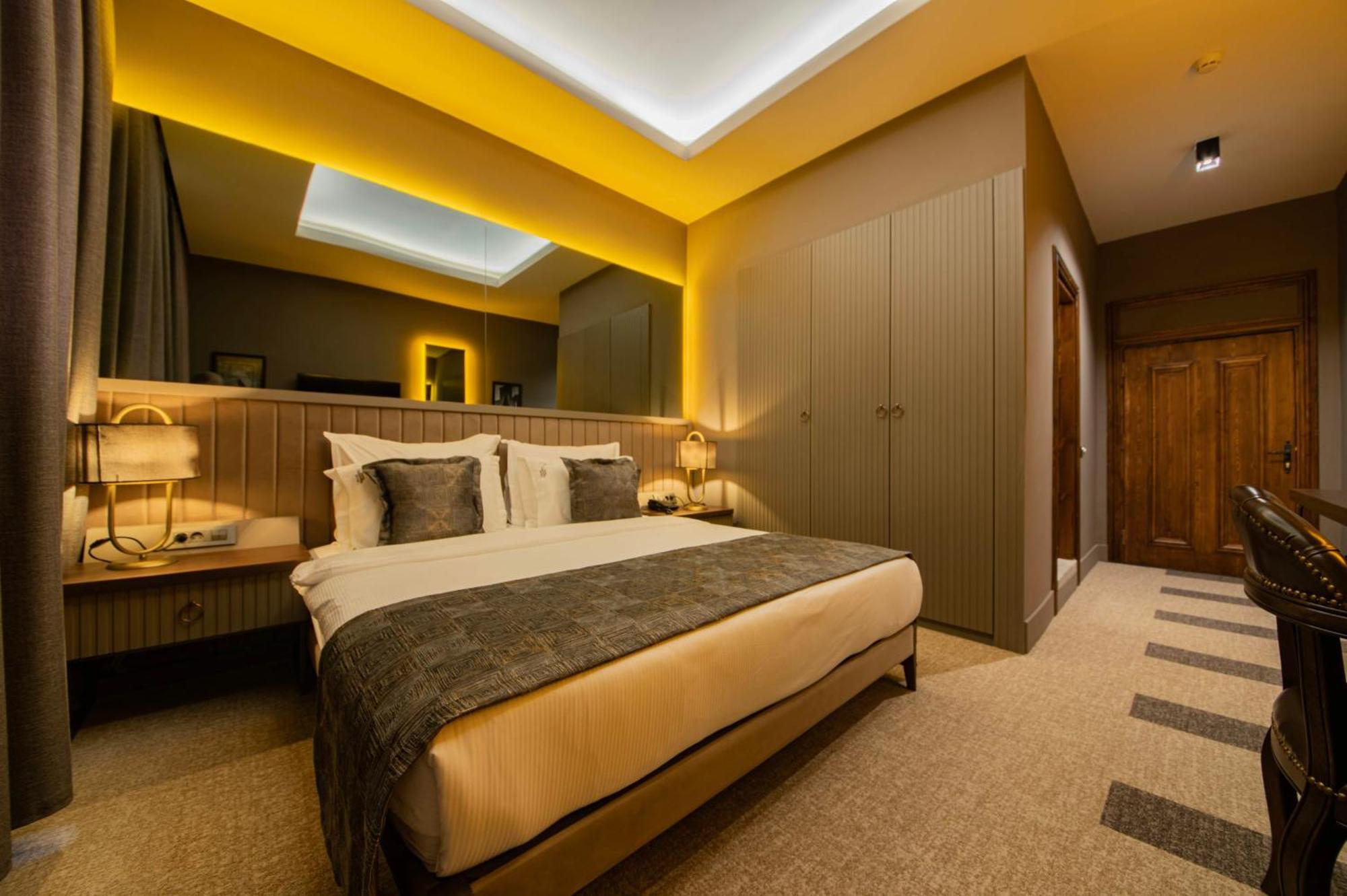 Four Mansions Hotel ไคเซรึ ภายนอก รูปภาพ