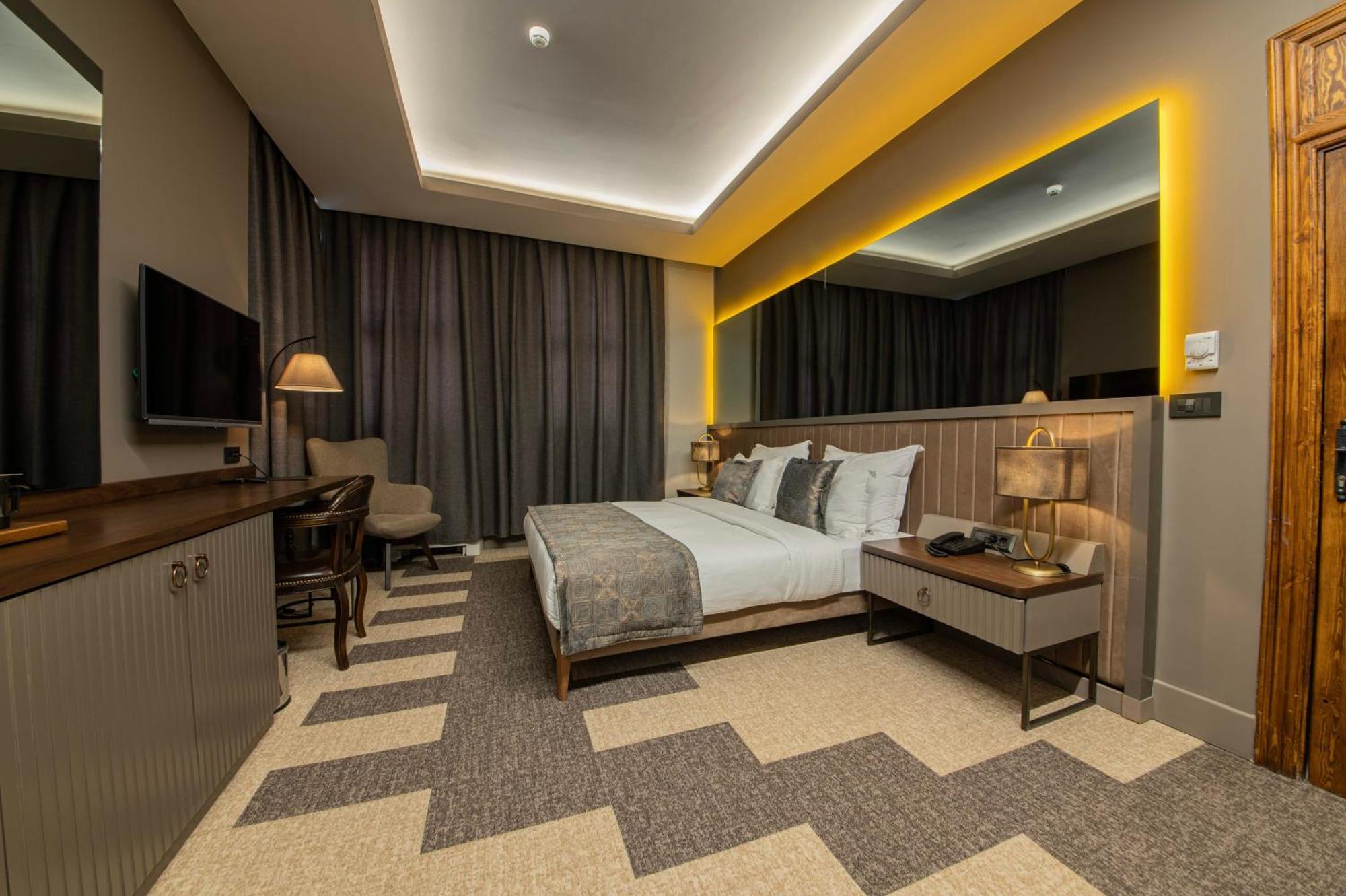 Four Mansions Hotel ไคเซรึ ภายนอก รูปภาพ