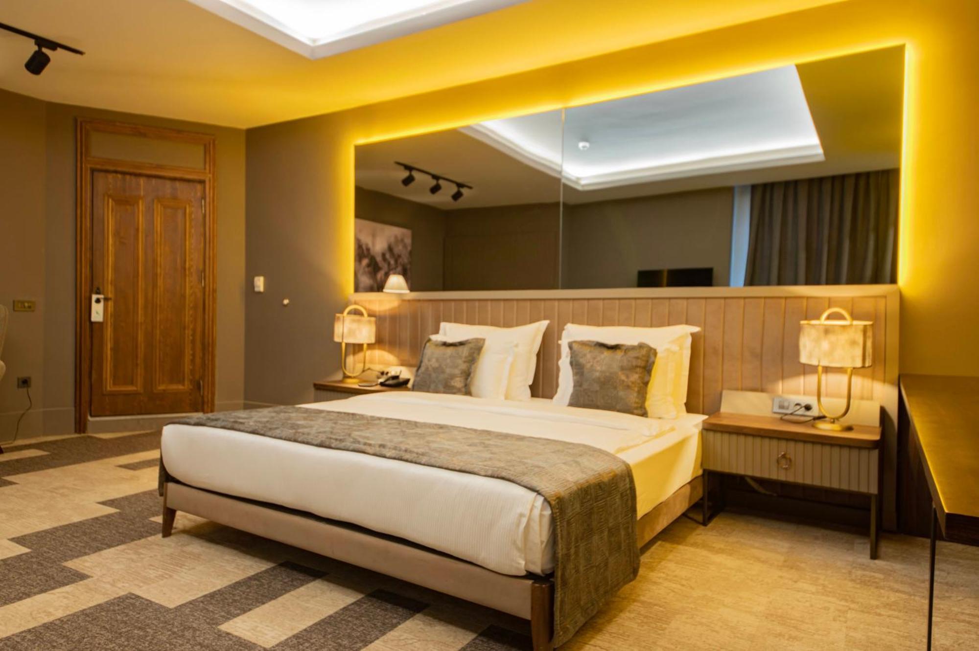 Four Mansions Hotel ไคเซรึ ภายนอก รูปภาพ