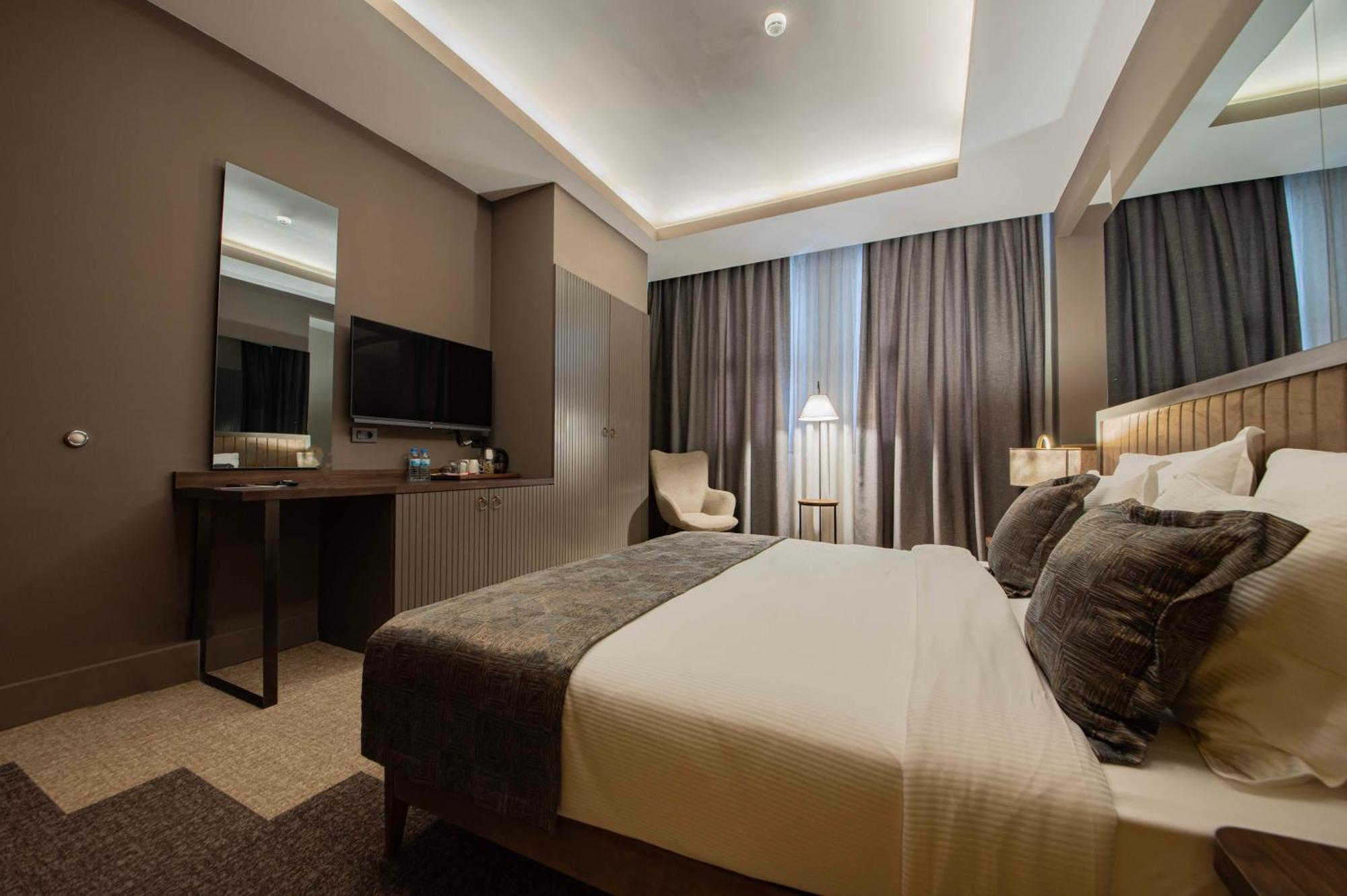 Four Mansions Hotel ไคเซรึ ภายนอก รูปภาพ